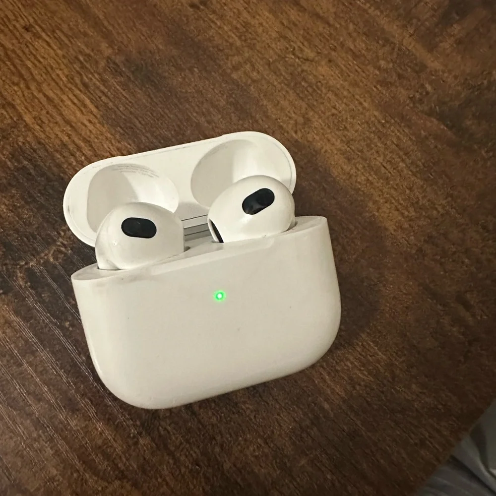 Apple 3rd generation Wireless Earbuds with Charging Case - White